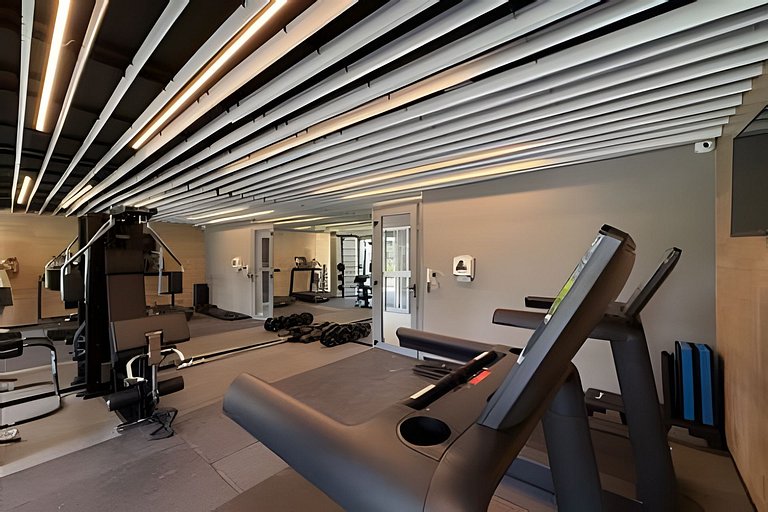 Studio Luxuoso, 200 metros do Metrô Vila Madalena!