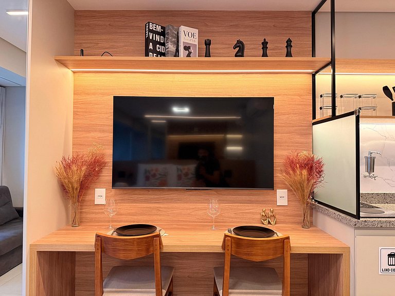 Studio Luxuoso, 200 metros do Metrô Vila Madalena!