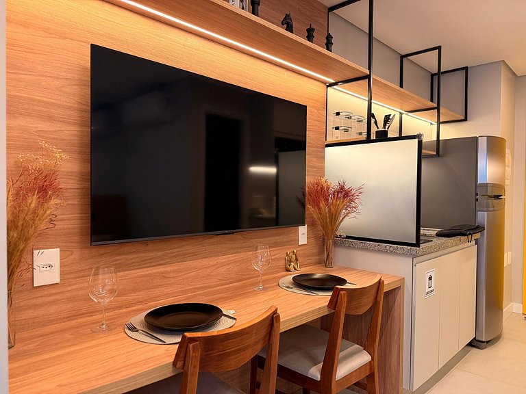 Studio Luxuoso, 200 metros do Metrô Vila Madalena!