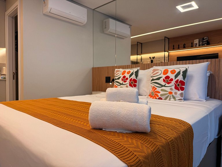 Studio Luxuoso, 200 metros do Metrô Vila Madalena!