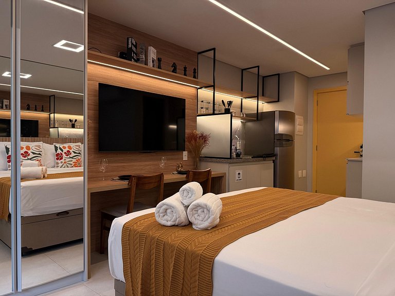 Studio Luxuoso, 200 metros do Metrô Vila Madalena!